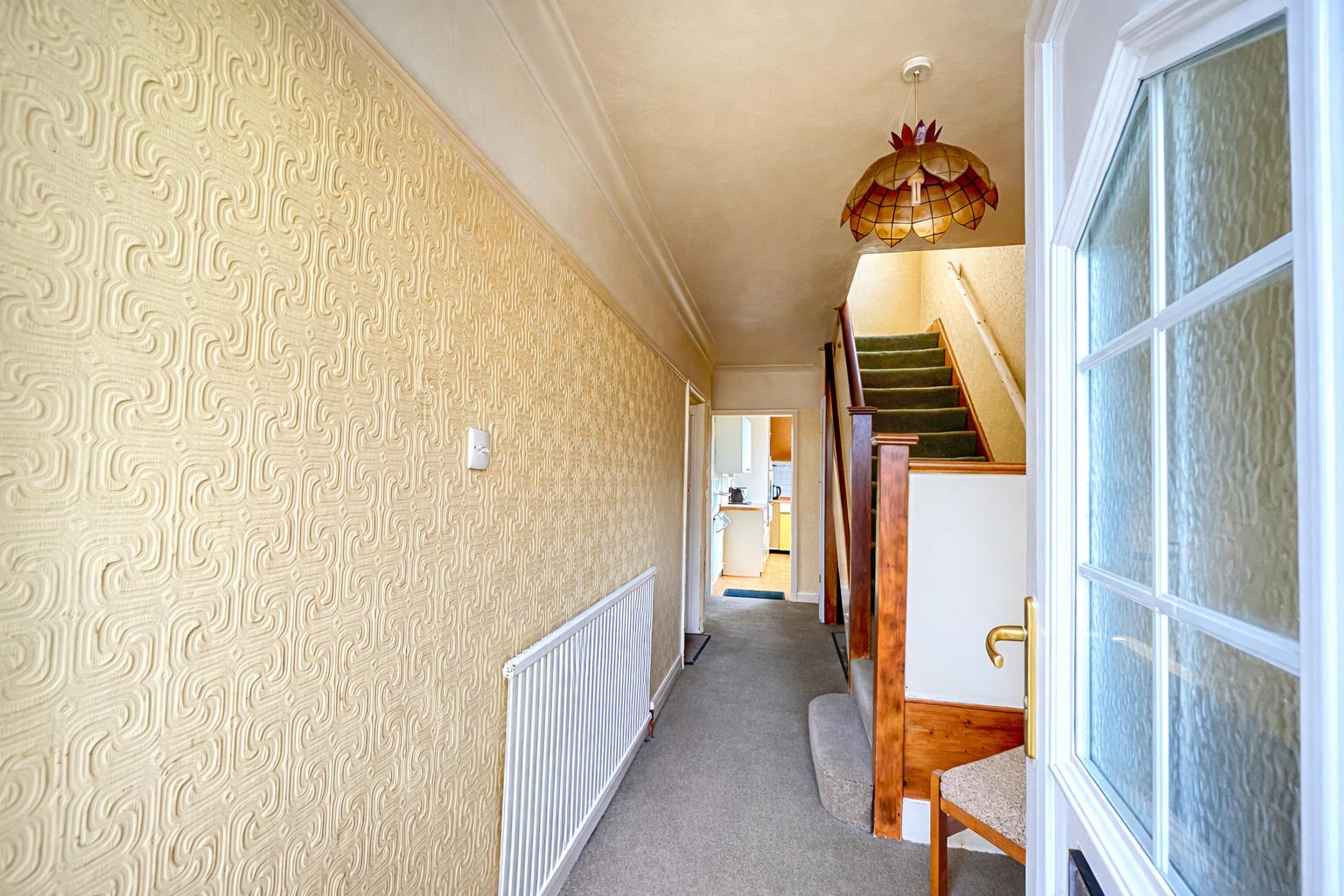 3 bed property in Farm Road, South Sutton